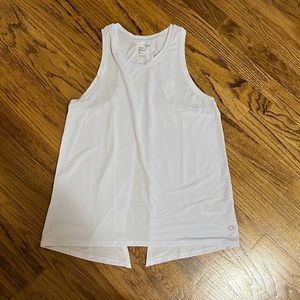 Gap Fit Breathe tank- open back or tie style back- size small- light lilac color